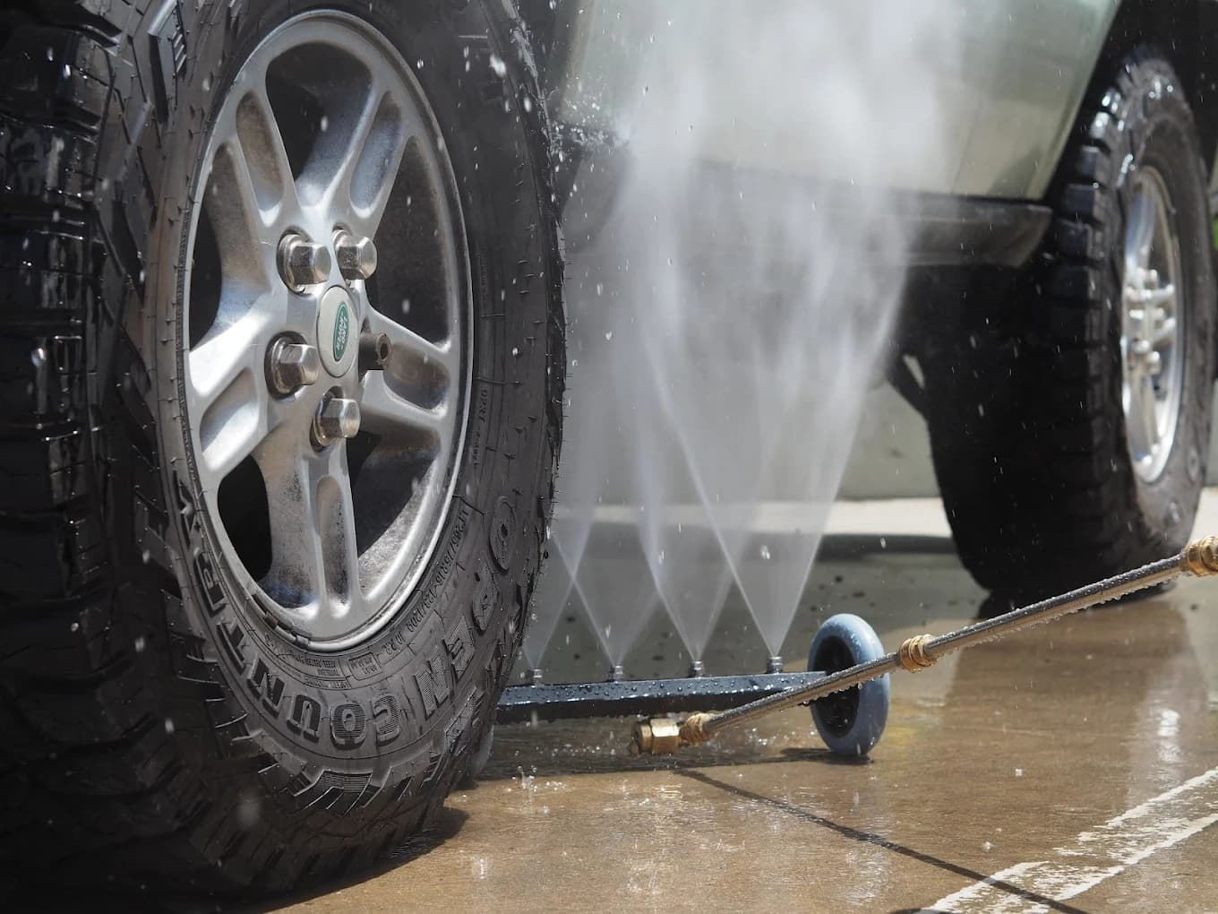 Undercarriage cleaner